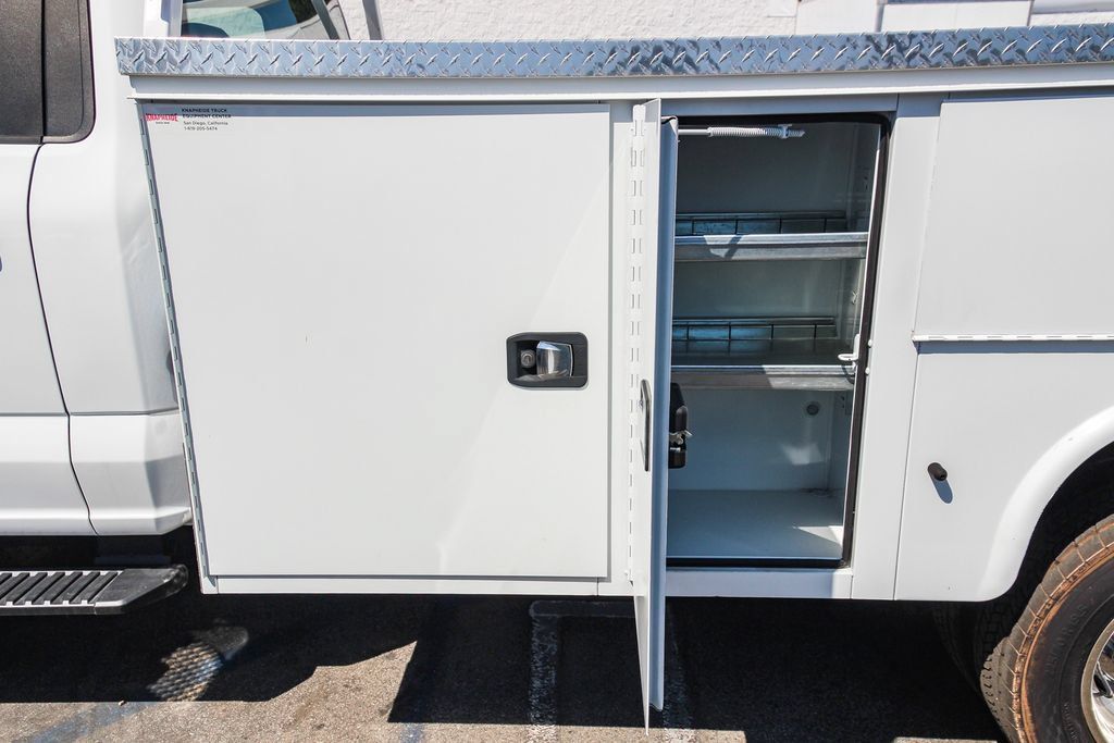 New 2024 Ford F550 Luxury RWD image 10