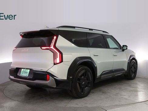 Used 2024 Kia EV9 GT-Line image 3