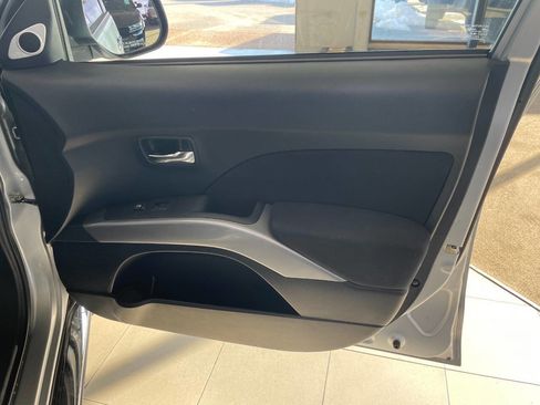 Used 2009 Mitsubishi Outlander SE image 30