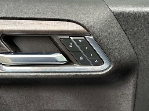 Used 2023 Chevrolet Silverado 1500 LTZ image 24