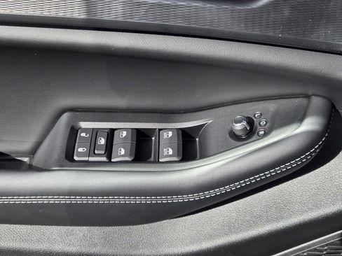 Used 2025 Jeep Grand Cherokee Laredo X image 22