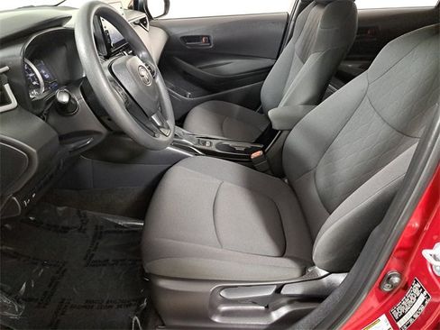 Used 2022 Toyota Corolla LE image 19