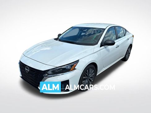 Used 2025 Nissan Altima 2.5 SV FWD image 1