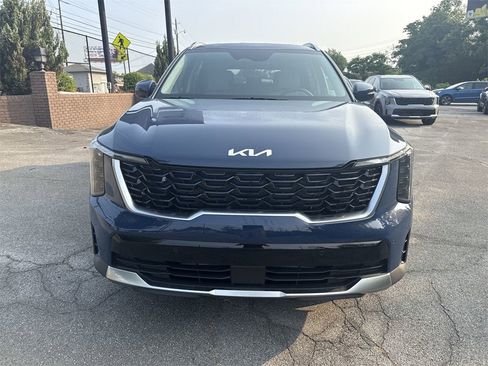 New 2025 Kia Sorento S image 2