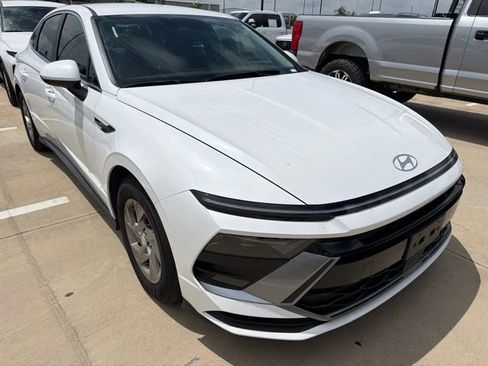 Used 2026 Hyundai Sonata SE FWD image 2