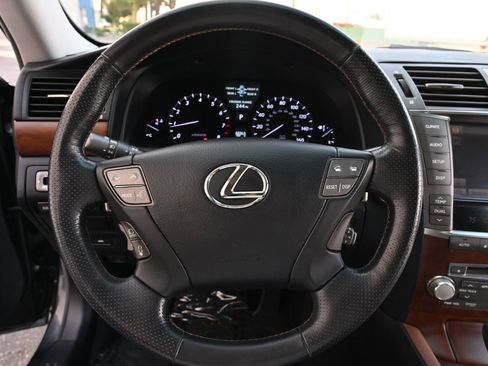 Used 2011 Lexus LS 460 w/ Sport Pkg RWD image 19