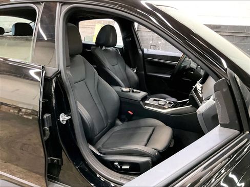 Used 2023 BMW i4 eDrive35 w/ Premium Package RWD image 10