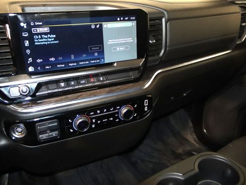 Used 2024 Chevrolet Silverado 2500 LTZ image 47