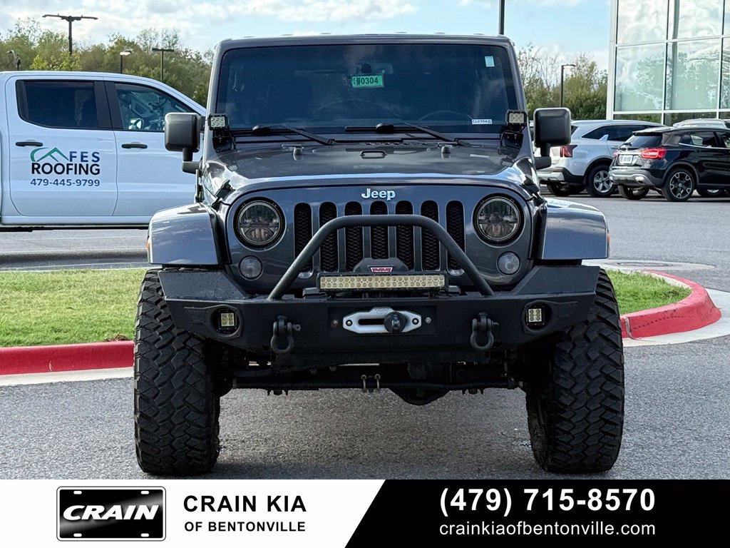 Used 2016 Jeep Wrangler Unlimited Rubicon w/ Connectivity Group AWD/4WD image 2