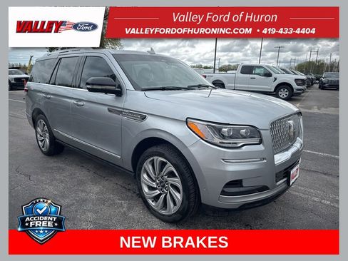 Used 2022 Lincoln Navigator Reserve AWD/4WD image 1
