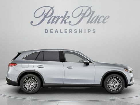 Used 2026 Mercedes-Benz GLC 300 image 26