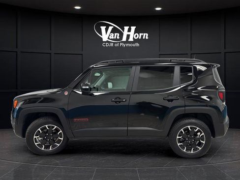 Used 2023 Jeep Renegade Trailhawk w/ Sun/Sound Group AWD/4WD image 4