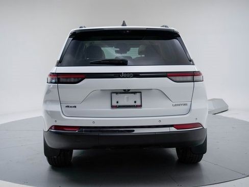 Used 2022 Jeep Grand Cherokee Limited w/ Luxury Tech Group II image 5