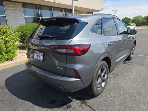 Used 2023 Ford Escape ST-Line w/ Tech Pack #1 AWD/4WD image 2
