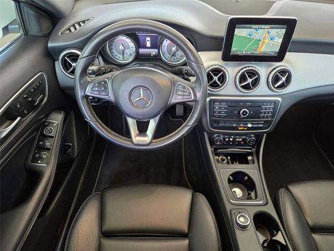 Used 2017 Mercedes-Benz GLA 250 image 13