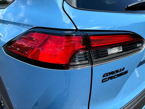 Used 2026 Toyota Corolla Cross XLE FWD image 23