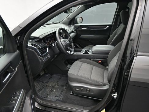 Used 2025 GMC Acadia Elevation AWD/4WD image 9