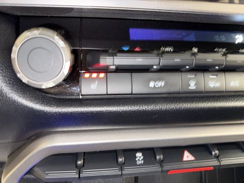 Used 2022 Toyota Tundra SR5 w/ SR5 Premium Package image 34