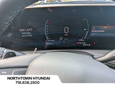 Used 2025 Cadillac XT4 Premium Luxury image 6