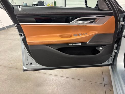 Used 2018 BMW 740i xDrive AWD/4WD image 22