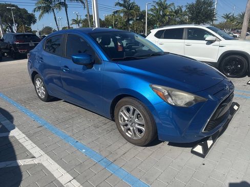 Used 2018 Toyota Yaris iA image 4