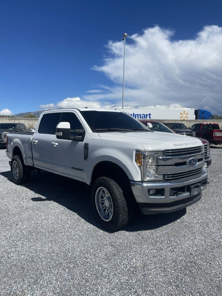 Used 2017 Ford F350 Lariat w/ Lariat Value Package AWD/4WD image 1