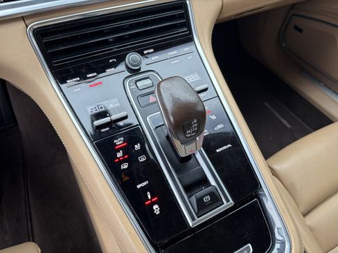 Used 2018 Porsche Panamera 4 w/ Premium Package Plus image 19