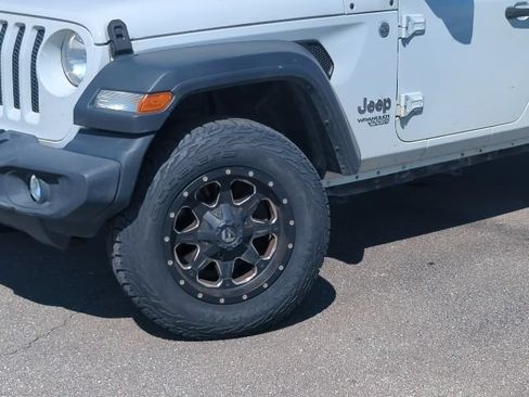 Used 2018 Jeep Wrangler Unlimited Sport S AWD/4WD image 2
