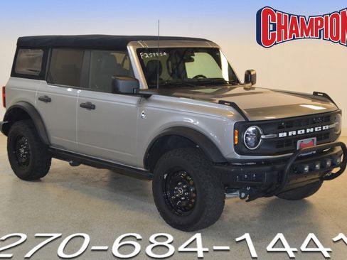 Used 2021 Ford Bronco Black Diamond image 1