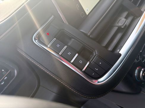 Used 2023 GMC Yukon XL AT4 w/ Technology Package AWD/4WD image 25