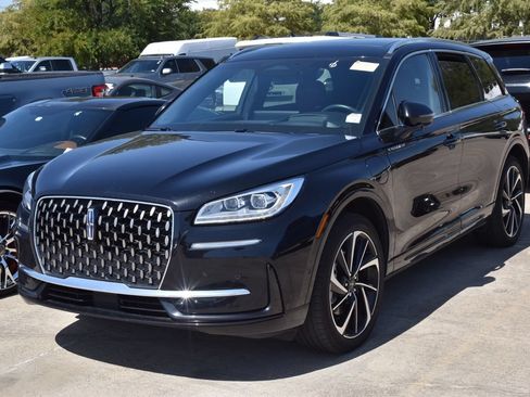 Used 2023 Lincoln Corsair Grand Touring w/ Equipment Group 302A AWD/4WD image 2