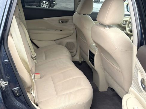 Used 2016 Nissan Murano SV w/ Cargo Package image 9