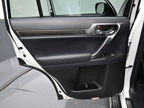 Used 2022 Lexus GX 460 w/ Black Line Special Edition AWD/4WD image 35