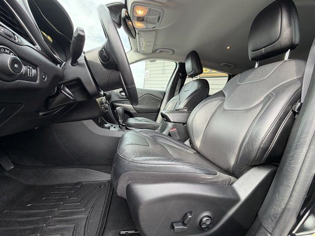 Used 2019 Jeep Cherokee Limited AWD/4WD image 19