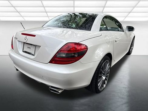 Used 2010 Mercedes-Benz SLK 300 image 5