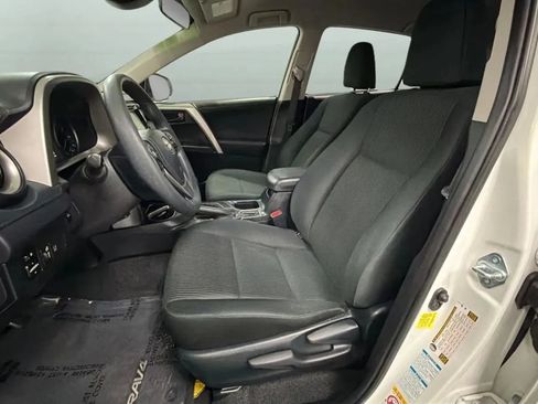 Used 2017 Toyota RAV4 LE w/ Carpet Mat Package AWD/4WD image 19