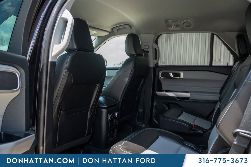 Used 2023 Ford Explorer XLT w/ Equipment Group 202A AWD/4WD image 19