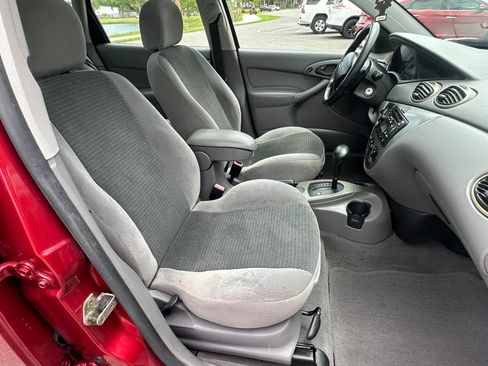 Used 2002 Ford Focus ZX5 Hatchback FWD image 12
