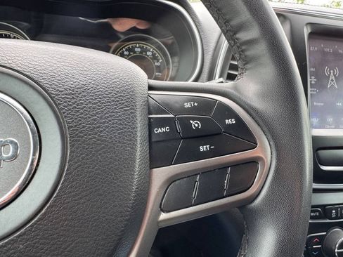 Used 2022 Jeep Cherokee Latitude Lux w/ Sun & Sound Group AWD/4WD image 18
