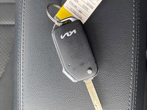 Used 2023 Kia Sportage LX image 32