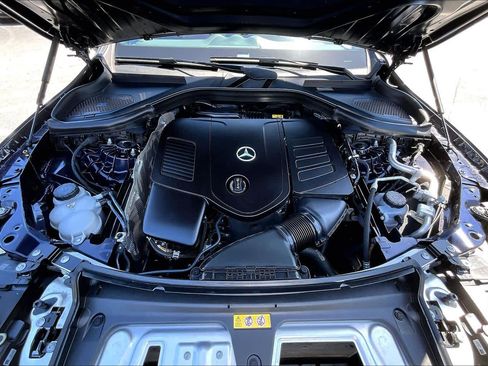 Used 2024 Mercedes-Benz GLC 300 4MATIC image 32