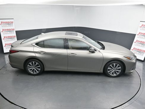 Used 2021 Lexus ES 350 w/ Accessory Package 2 image 32