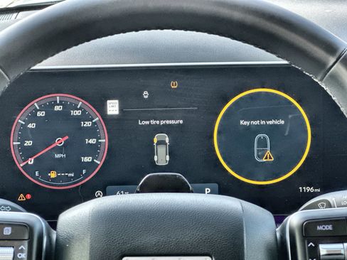 Used 2024 Hyundai Santa Fe Limited image 18