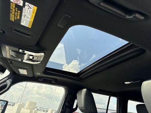 Certified 2025 Lexus GX 550 w/ Cold Area Package AWD/4WD image 22