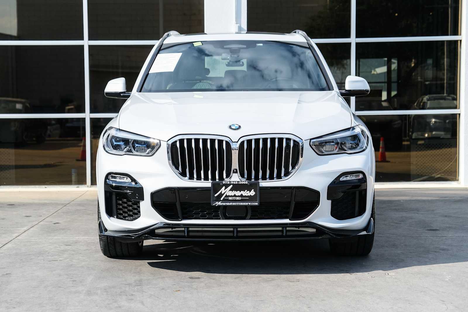 Used 2019 BMW X5 xDrive40i w/ M Sport Package AWD/4WD image 3
