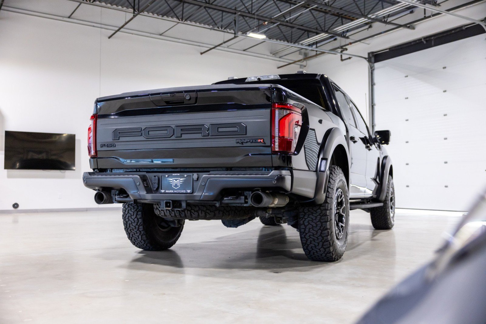 Used 2025 Ford F150 Raptor w/ Equipment Group 803A Raptor R AWD/4WD image 4