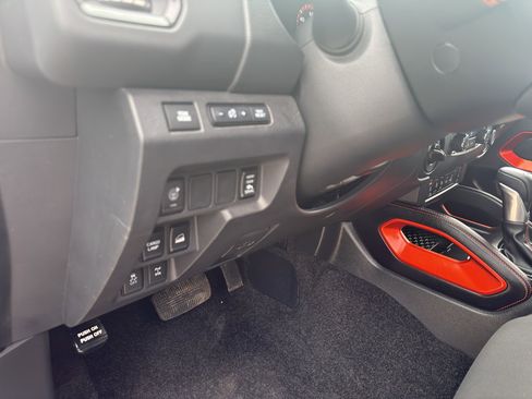 Used 2023 Nissan Frontier PRO-4X w/ Pro Convenience Package image 16