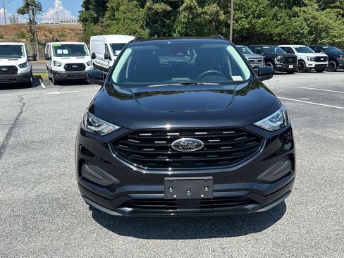 Used 2022 Ford Edge SE w/ Black Appearance Package AWD/4WD image 2