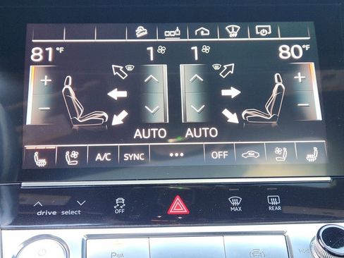 Used 2019 Audi e-tron Prestige image 20