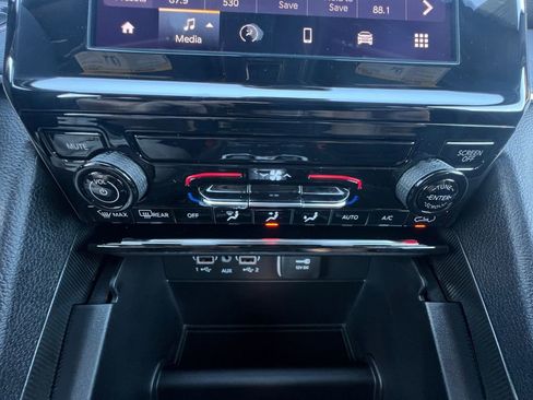 New 2025 Jeep Grand Cherokee Laredo image 4